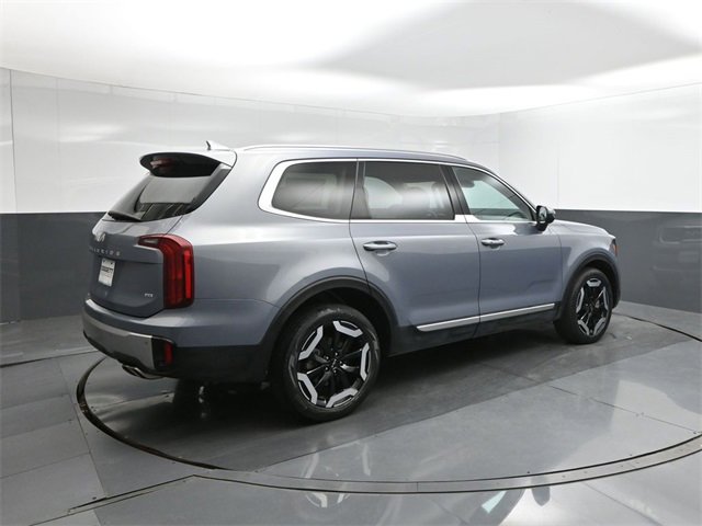 Used 2023 Kia Telluride S image 11