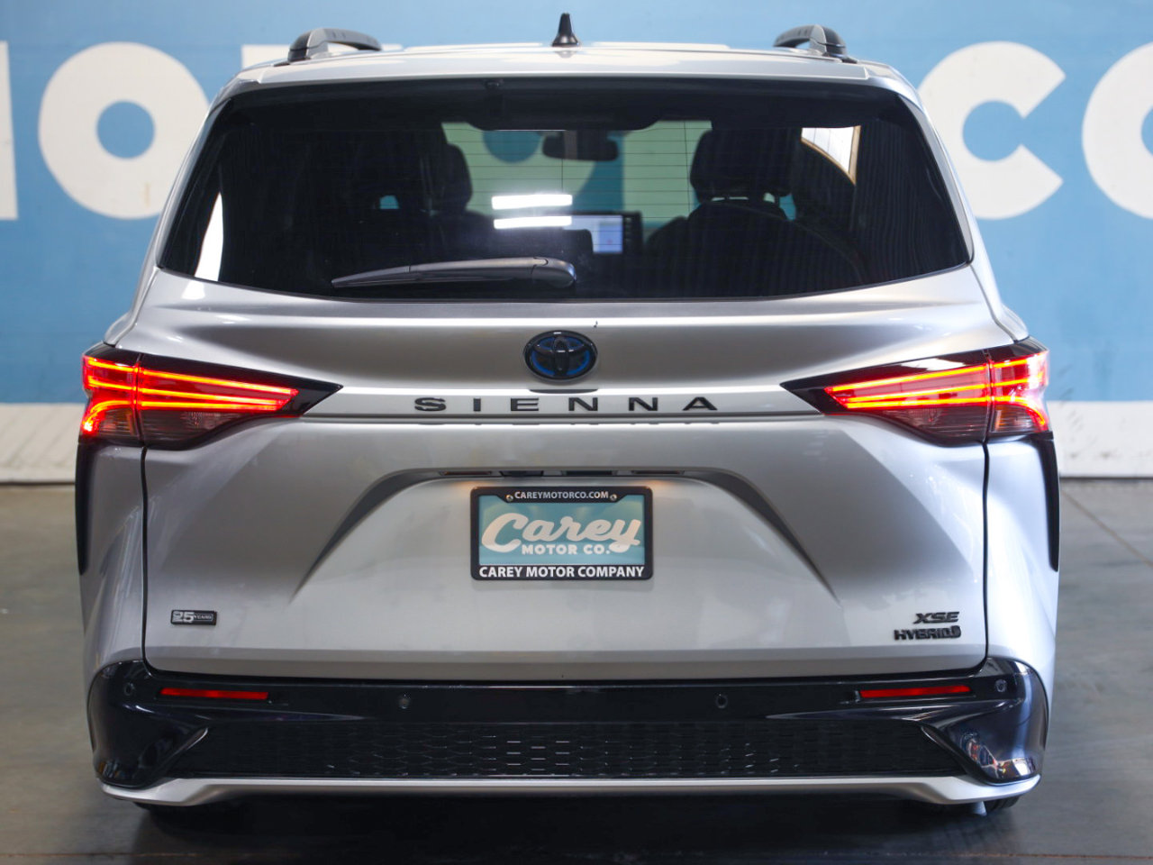 Used 2023 Toyota Sienna XSE image 24