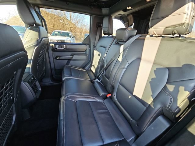 Used 2025 Ford Bronco Badlands image 25