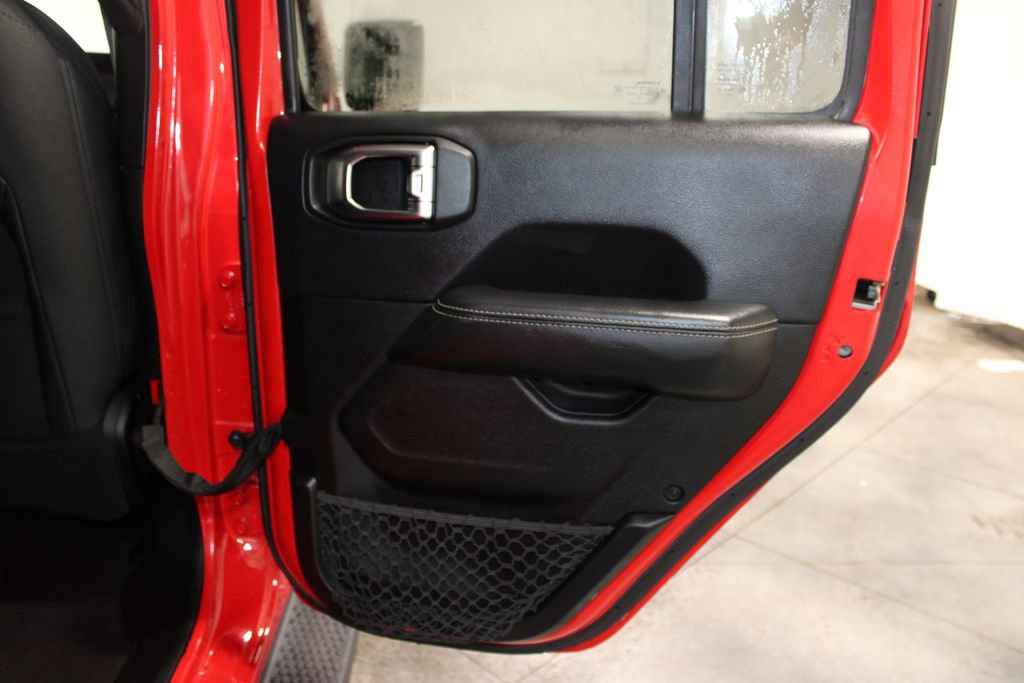 Used 2018 Jeep Wrangler Unlimited Sahara image 29