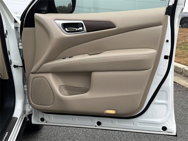 Certified 2020 Nissan Pathfinder Platinum w/ Cargo Package image 15