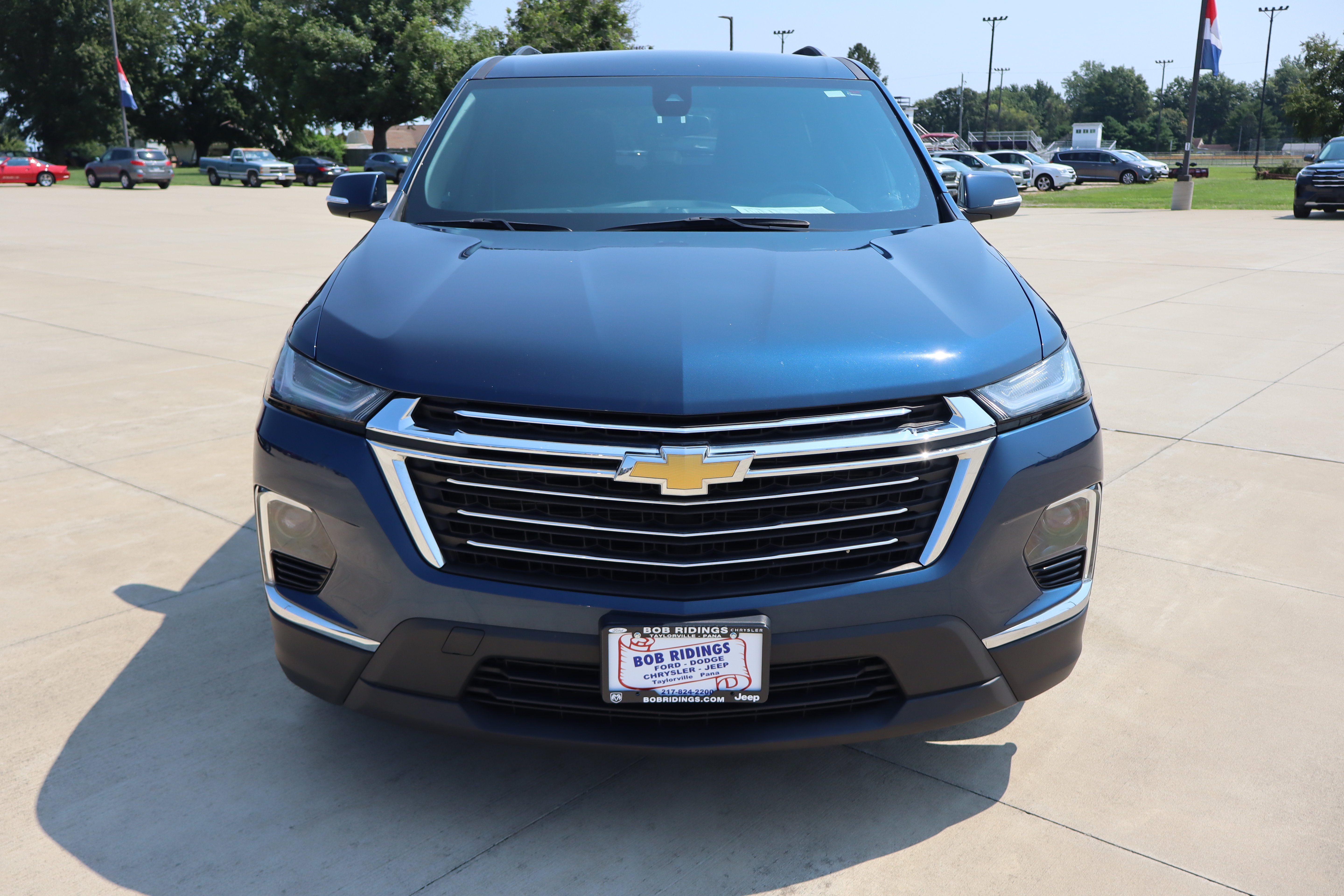 Used 2023 Chevrolet Traverse LT w/ LPO, Floor Liner Package AWD/4WD image 2