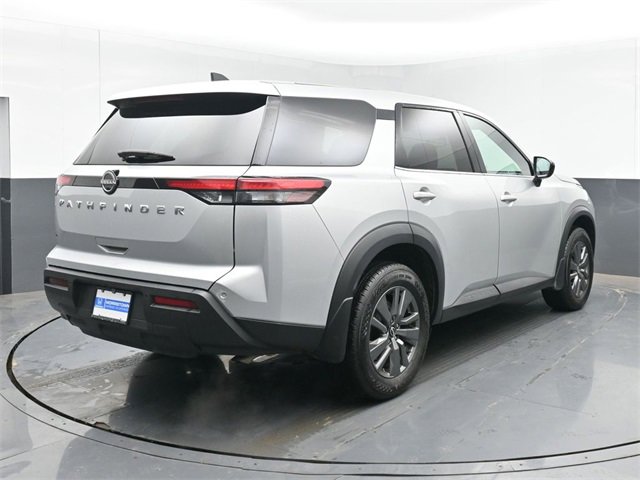 Used 2024 Nissan Pathfinder S image 10