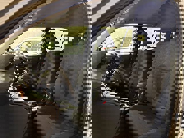 Used 2022 Toyota Corolla Cross LE image 9