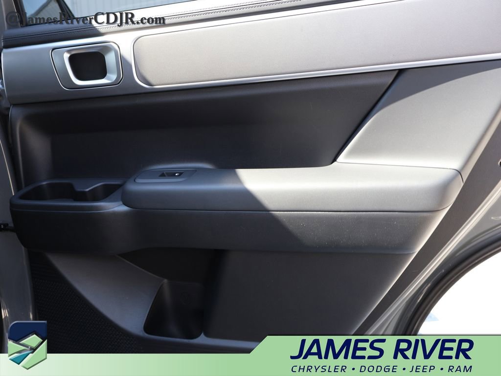 Used 2026 Hyundai Santa Fe SE image 11