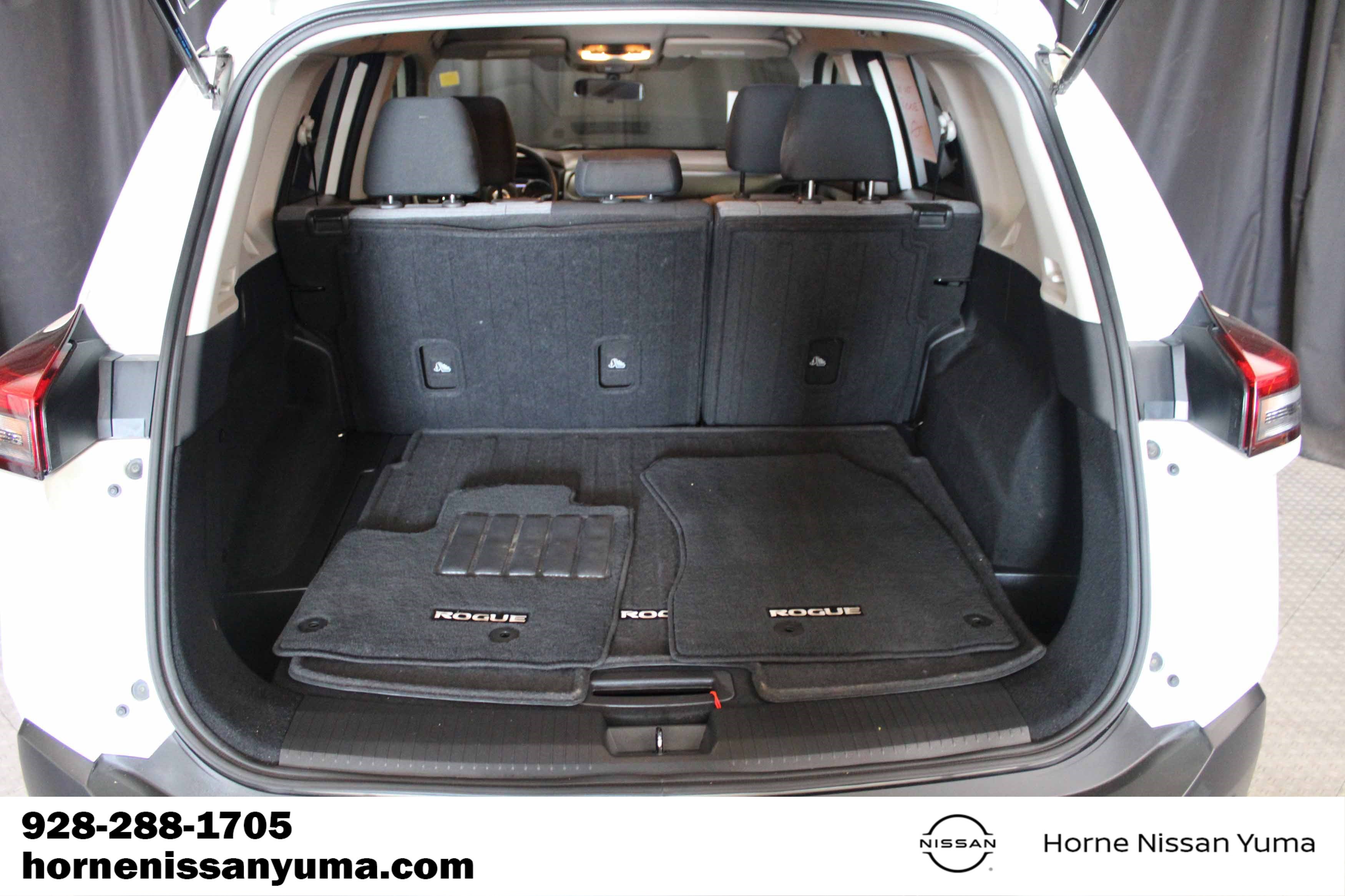 Used 2023 Nissan Rogue SV FWD image 8