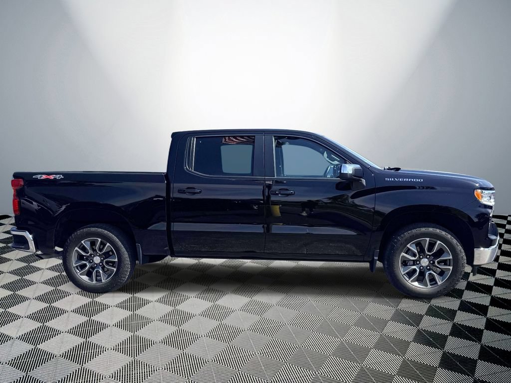Used 2024 Chevrolet Silverado 1500 LT AWD/4WD image 6
