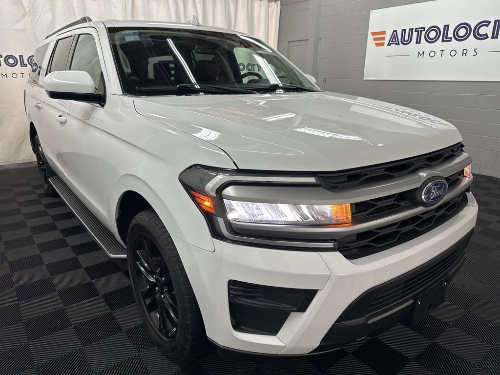 Used 2022 Ford Expedition Max XLT image 2