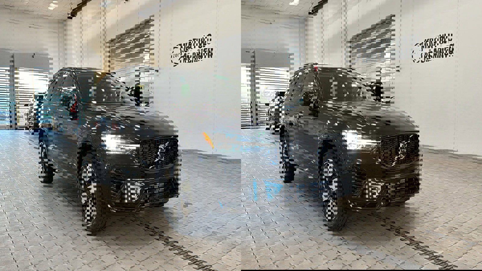 New 2025 Volvo XC60 T8 Plus w/ Climate Package image 4
