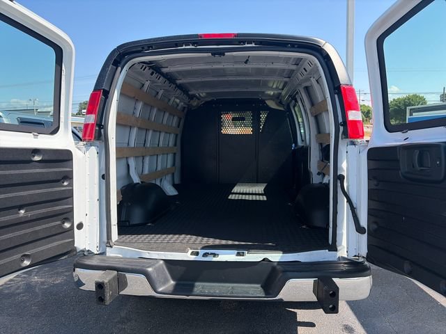 Used 2024 Chevrolet Express 2500 w/ Driver Convenience Package RWD image 27
