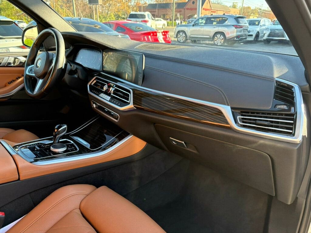 Used 2023 BMW X5 xDrive40i w/ M Sport Package image 28