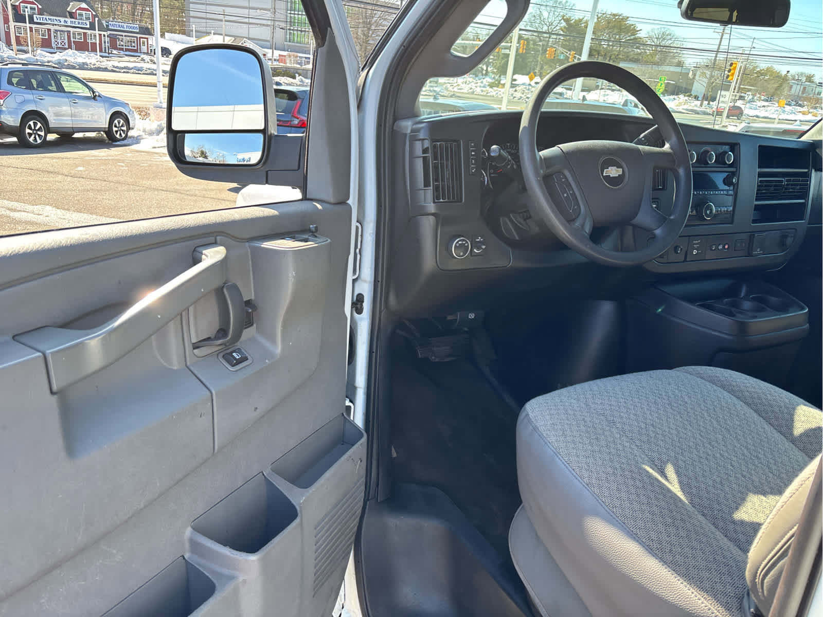Used 2019 Chevrolet Express 3500 LT w/ LT Preferred Equipment Group image 7