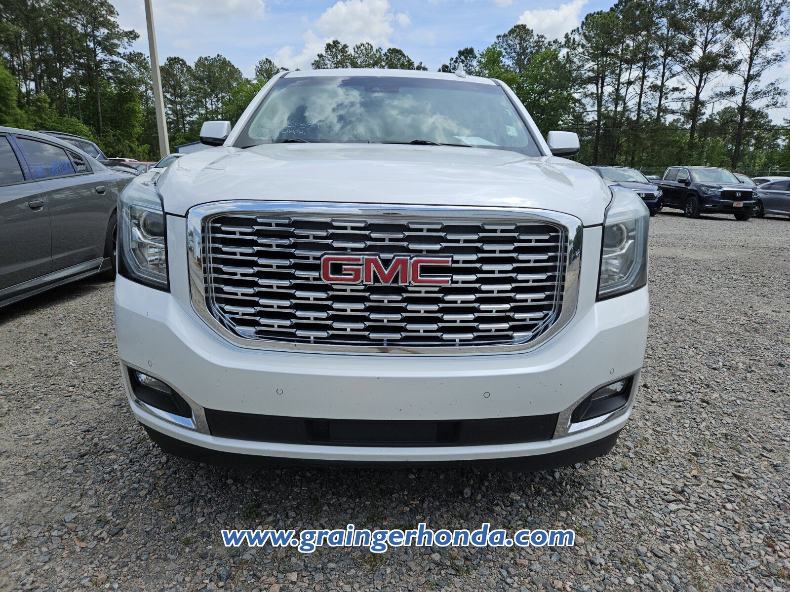 Used 2019 GMC Yukon Denali w/ Denali Ultimate Package image 3