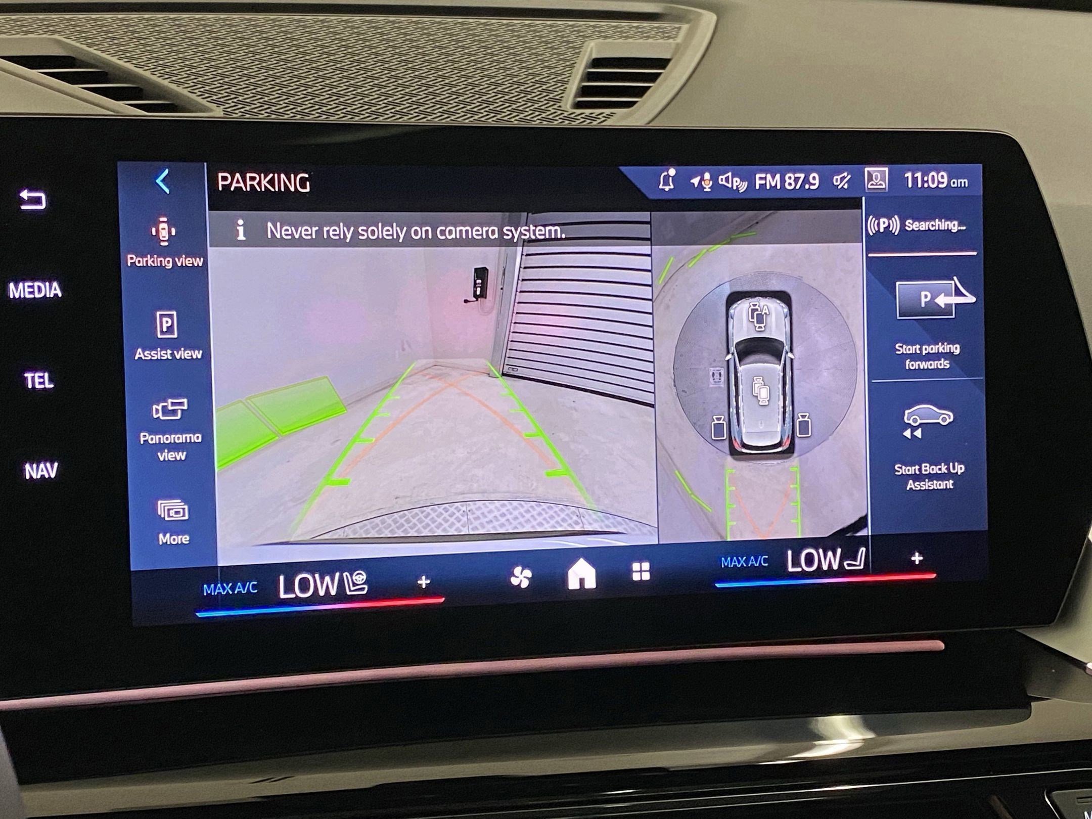 Used 2025 BMW X1 xDrive28i w/ Technology Package image 25