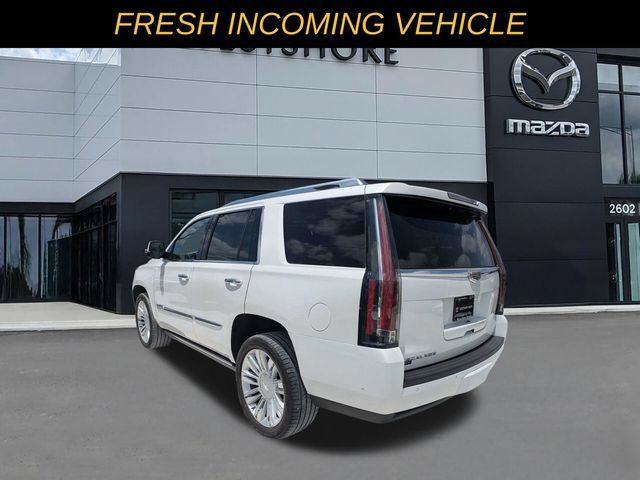 Used 2020 Cadillac Escalade Platinum RWD image 3