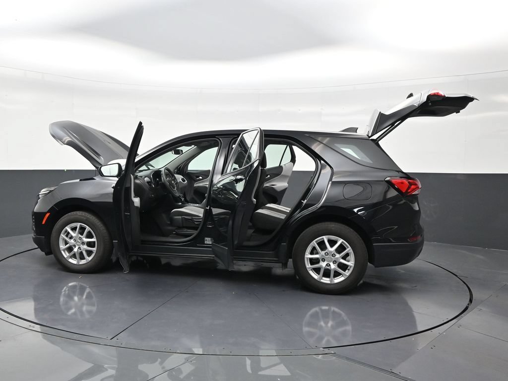 Used 2024 Chevrolet Equinox LS FWD image 30
