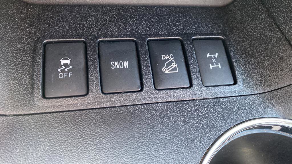 Used 2019 Toyota Highlander LE AWD/4WD image 19