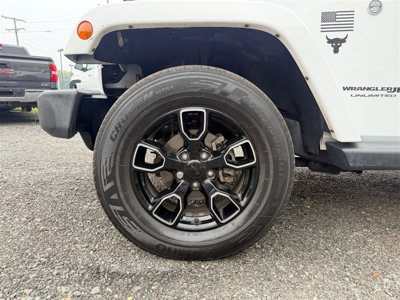 Used 2018 Jeep Wrangler Unlimited Sahara AWD/4WD image 8