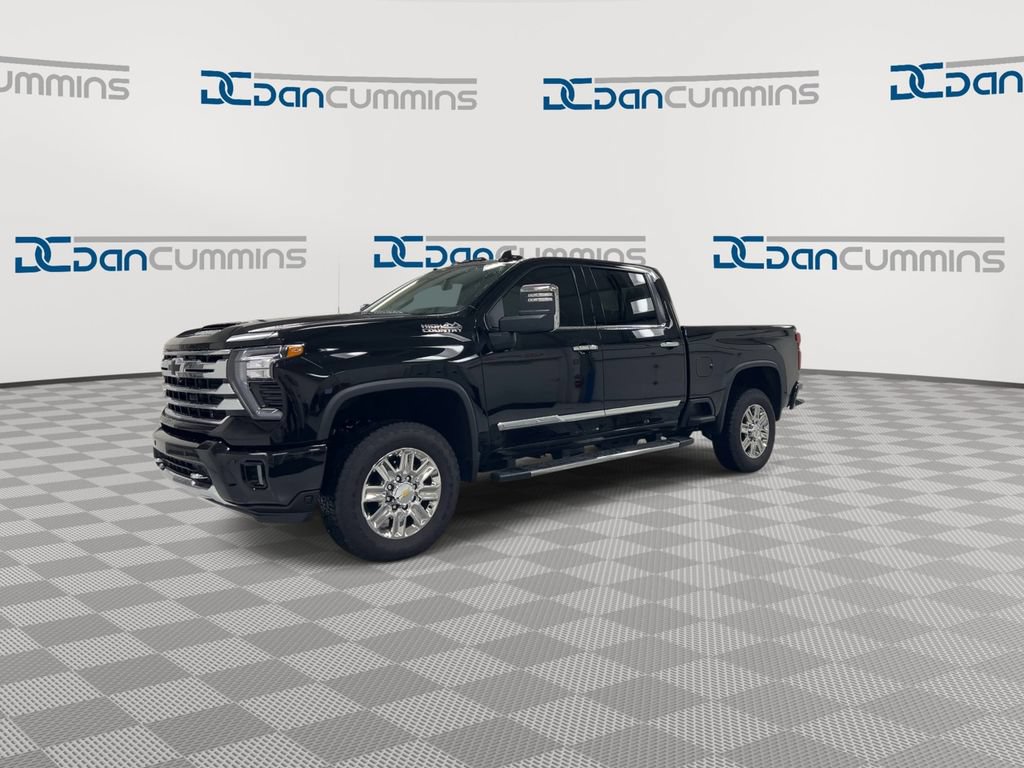 Used 2026 Chevrolet Silverado 2500 High Country w/ High Country Premium Package AWD/4WD image 4