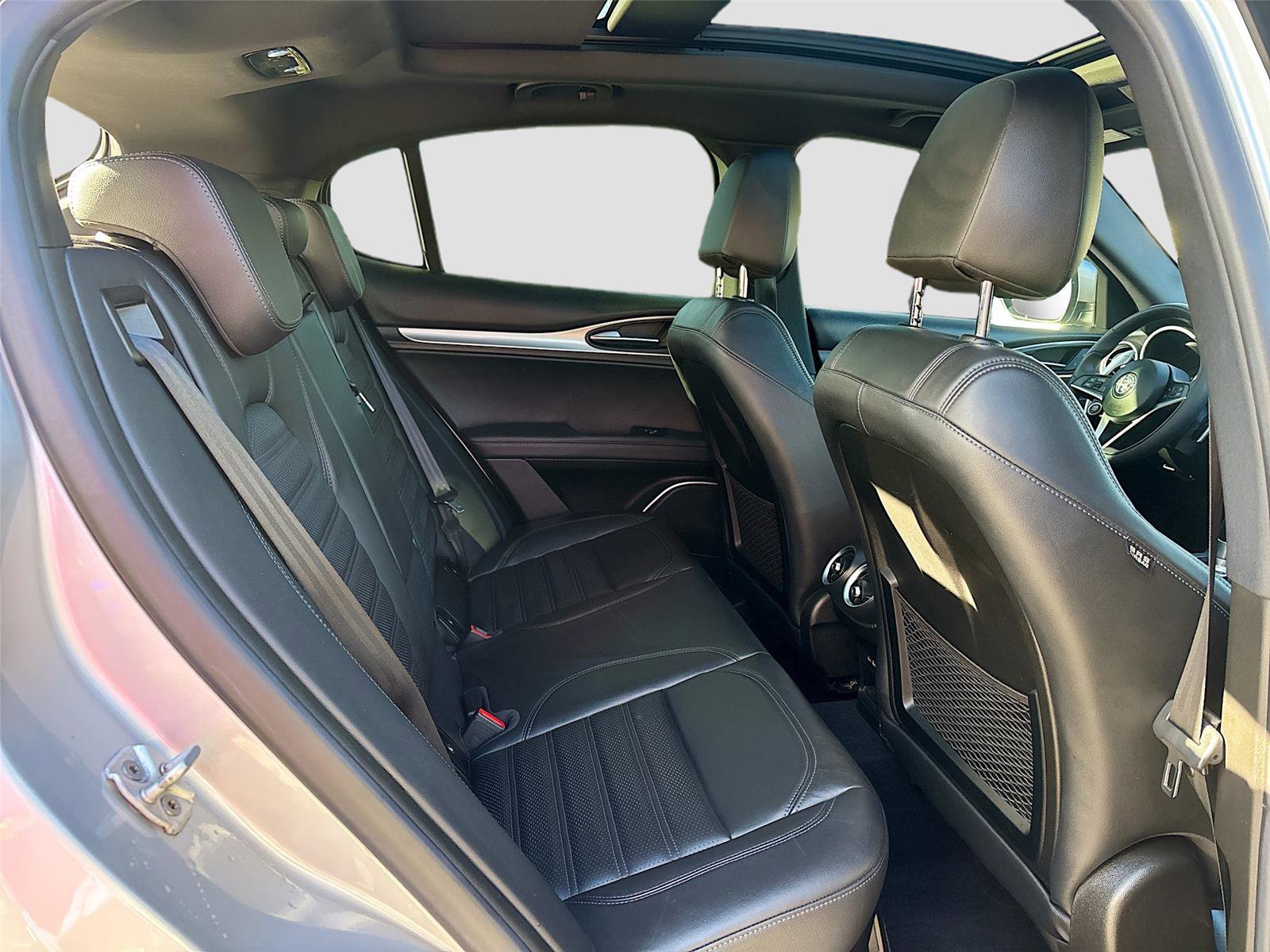 Used 2018 Alfa Romeo Stelvio Ti Sport image 30