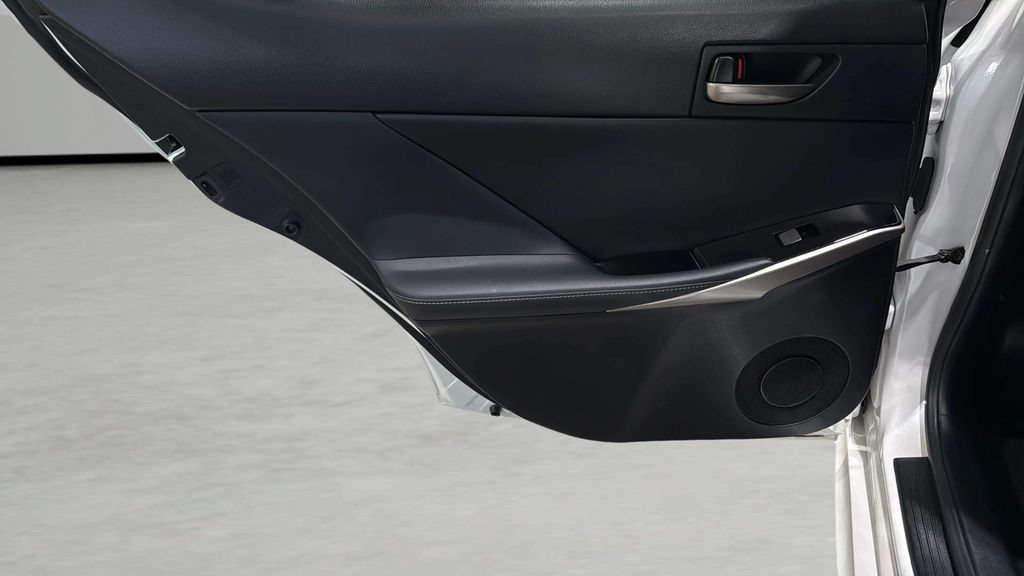 Used 2019 Lexus IS 300 RWD image 12