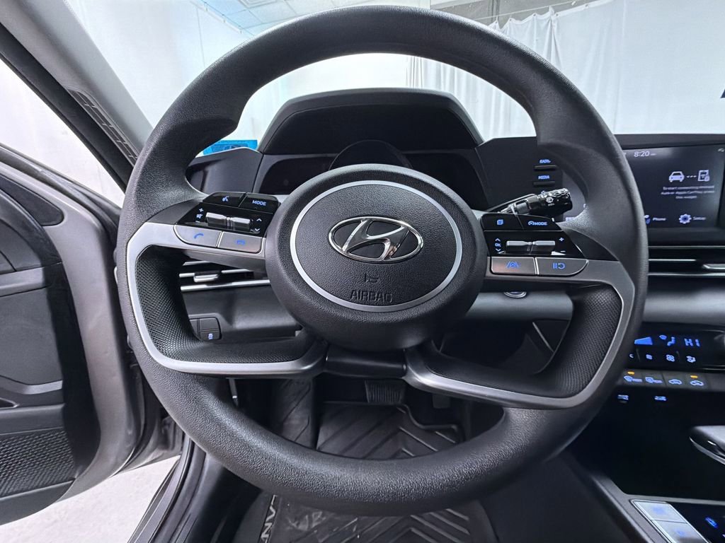 Used 2023 Hyundai Elantra SEL image 24