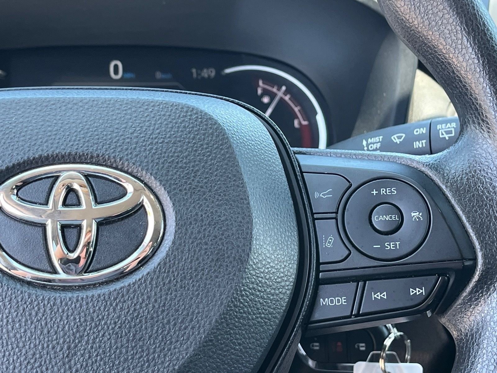 Used 2025 Toyota RAV4 LE AWD/4WD image 20