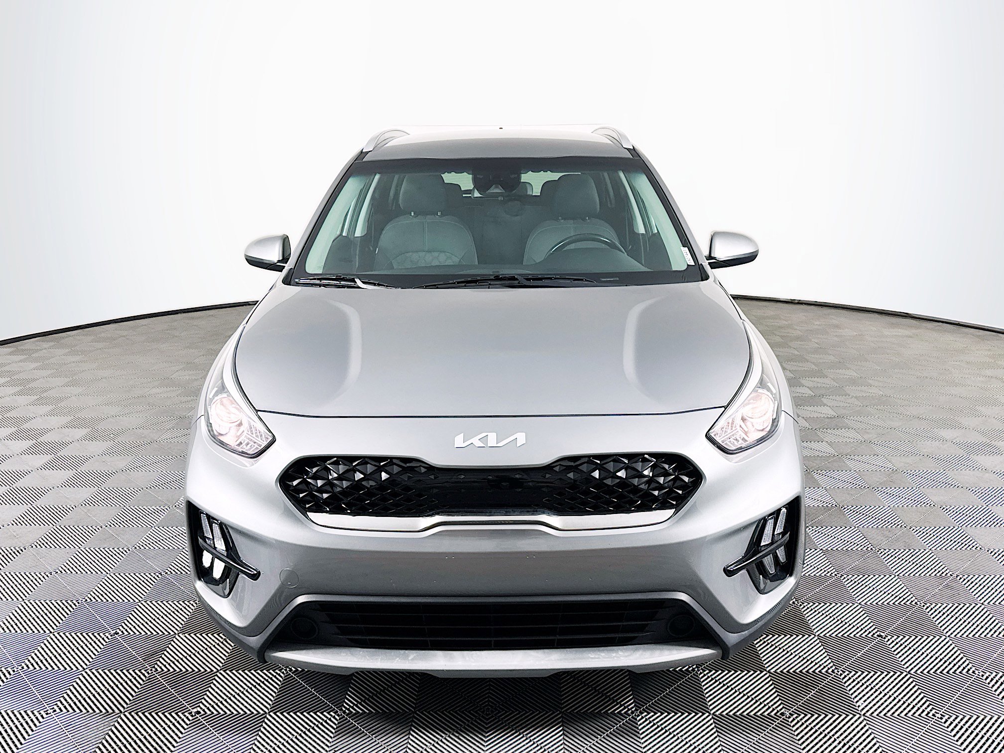 Used 2022 Kia Niro LXS image 2