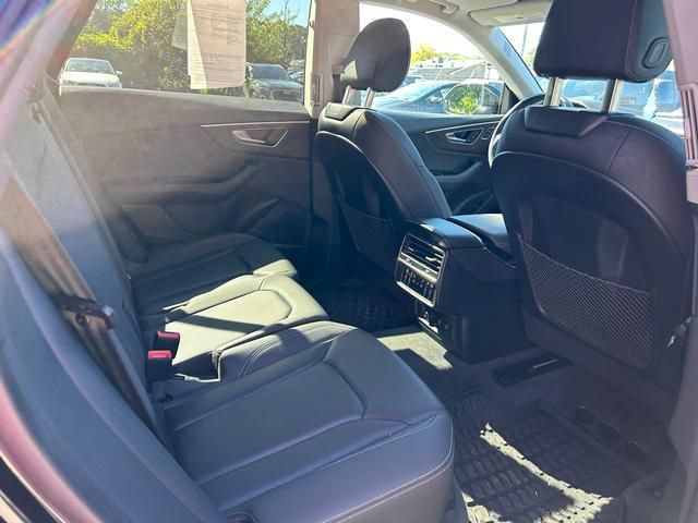 Used 2022 Audi Q8 Premium Plus w/ Premium Plus Package AWD/4WD image 23