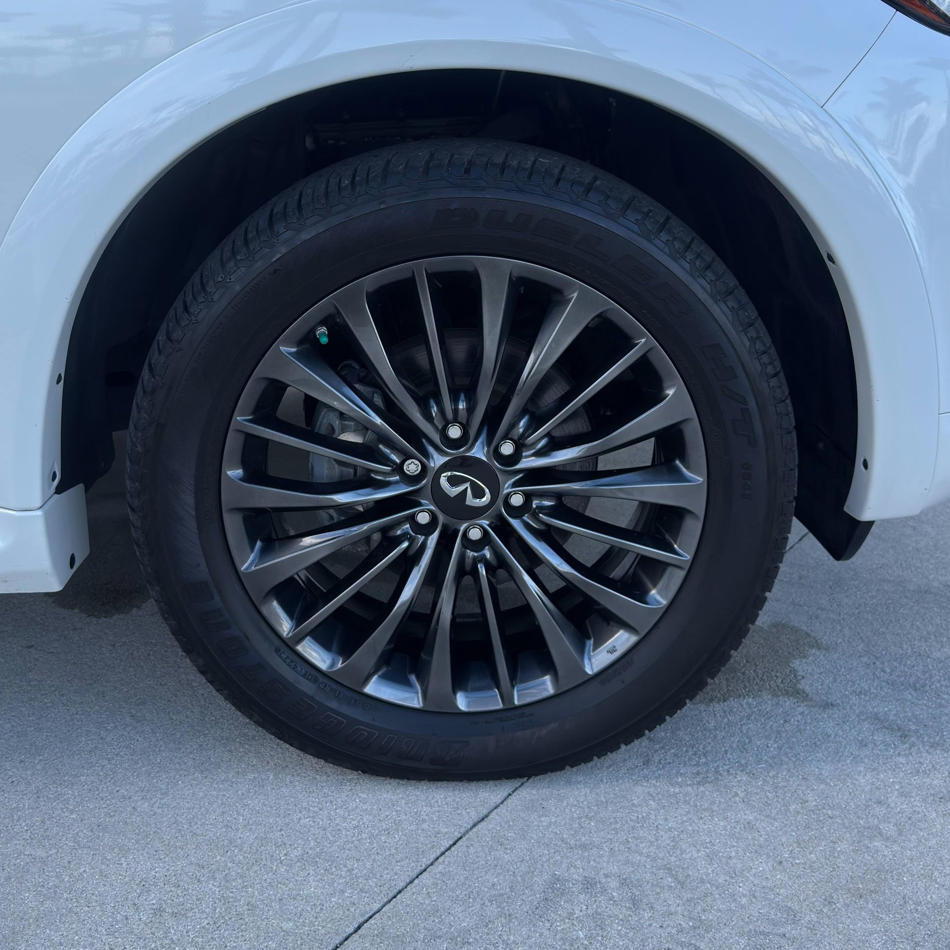 Used 2024 INFINITI QX80 Premium Select w/ Cargo Package image 11