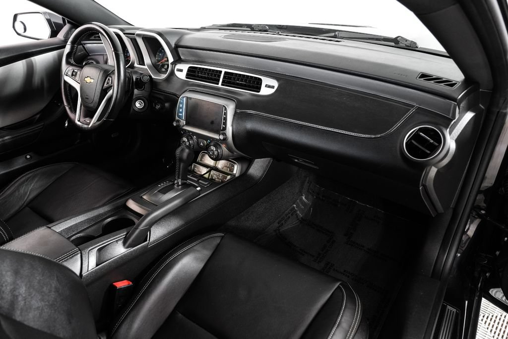 Used 2014 Chevrolet Camaro SS w/ RS Package RWD image 10