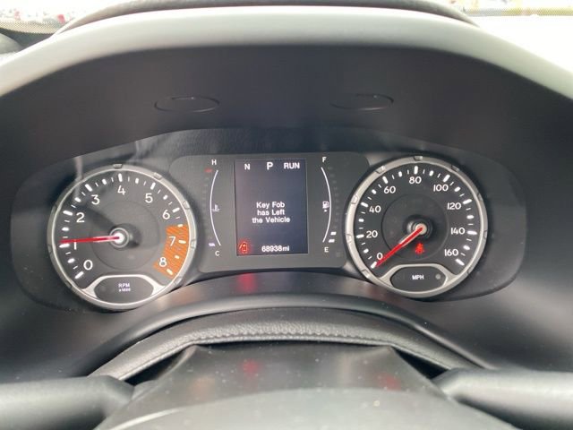 Used 2020 Jeep Renegade Latitude FWD image 11