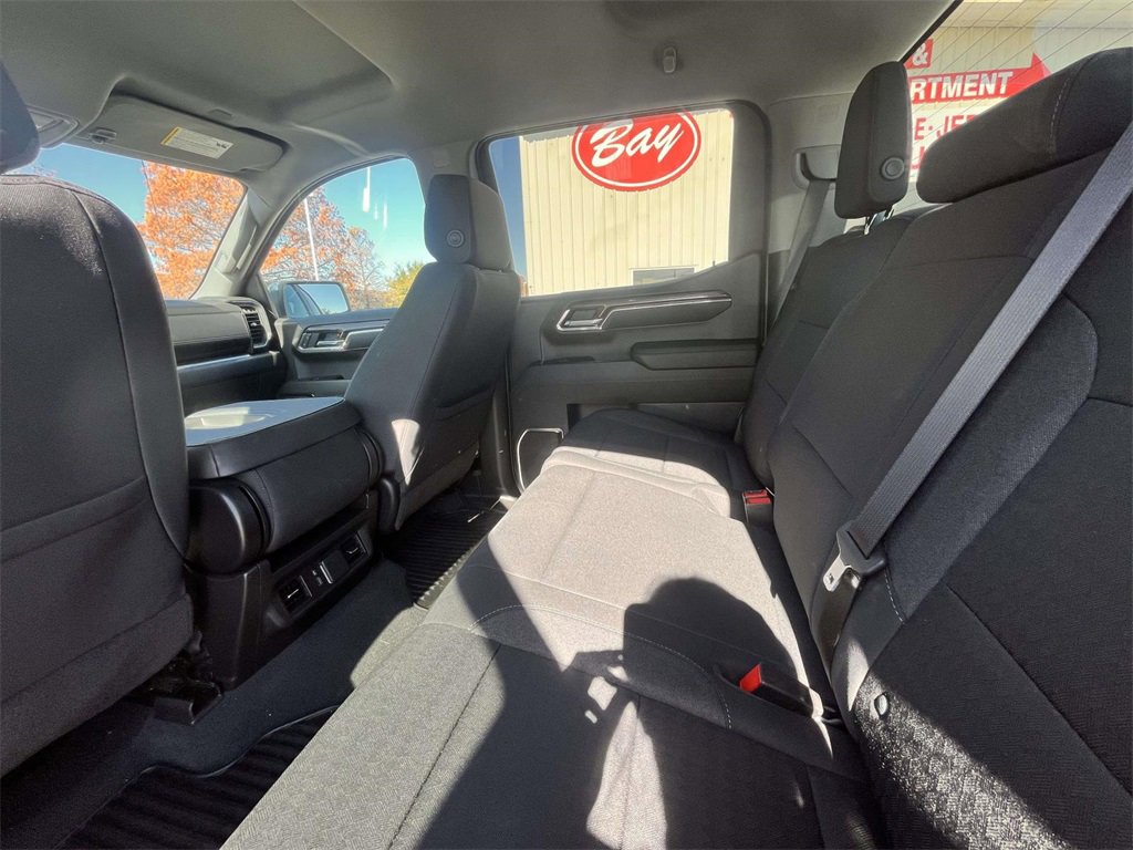 Used 2023 Chevrolet Silverado 1500 LT image 13