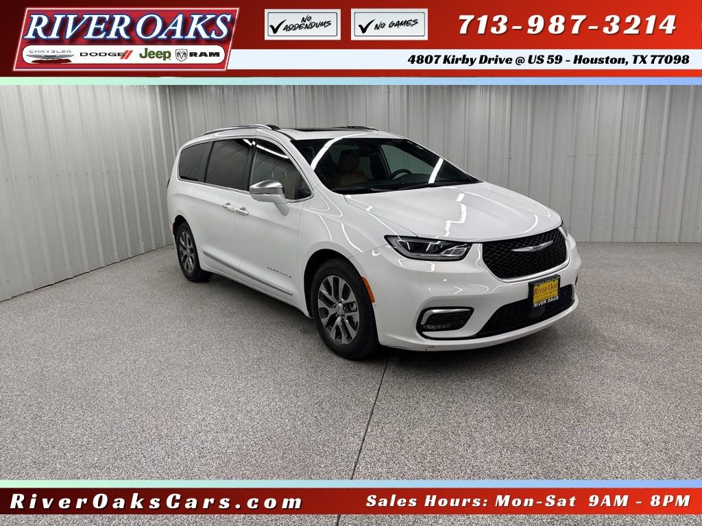 Used 2022 Chrysler Pacifica Pinnacle FWD image 1
