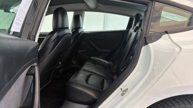 Used 2022 Tesla Model 3 RWD image 18