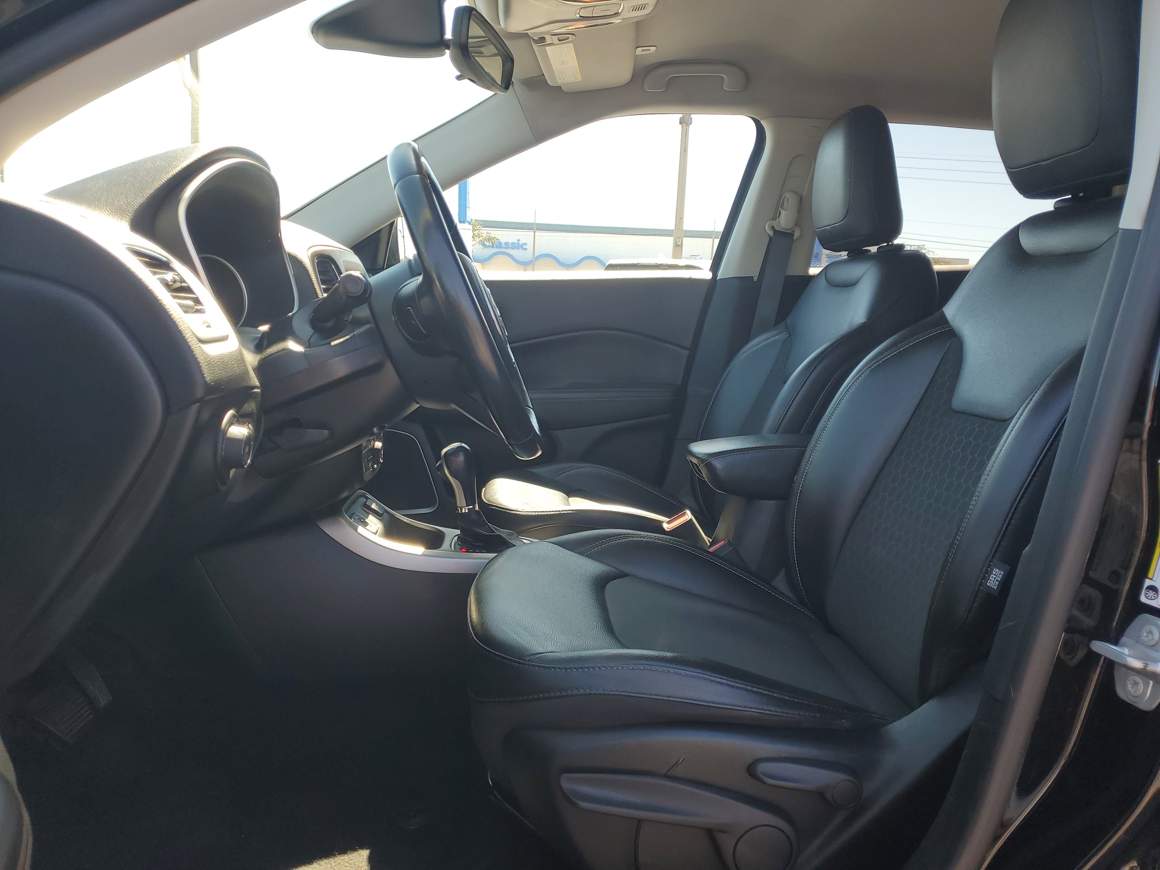 Used 2019 Jeep Compass Latitude image 13