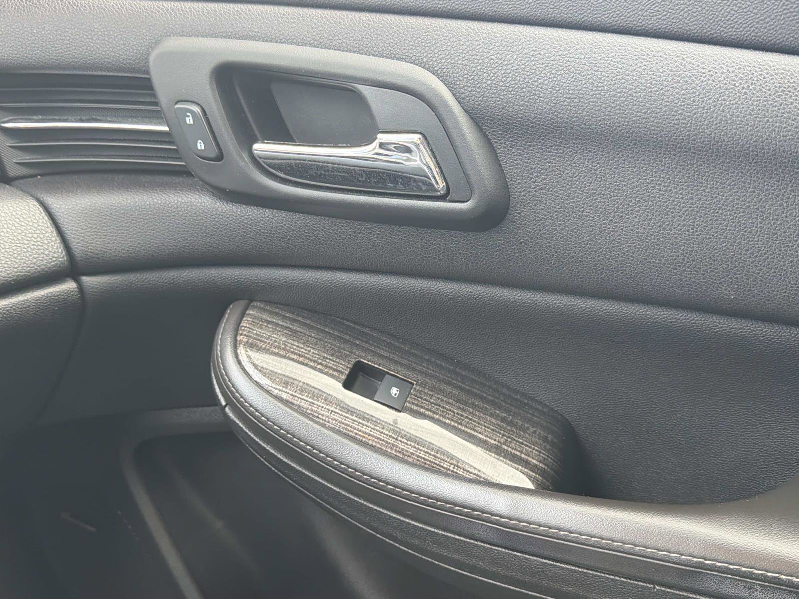 Used 2015 Chevrolet Malibu LTZ FWD image 20