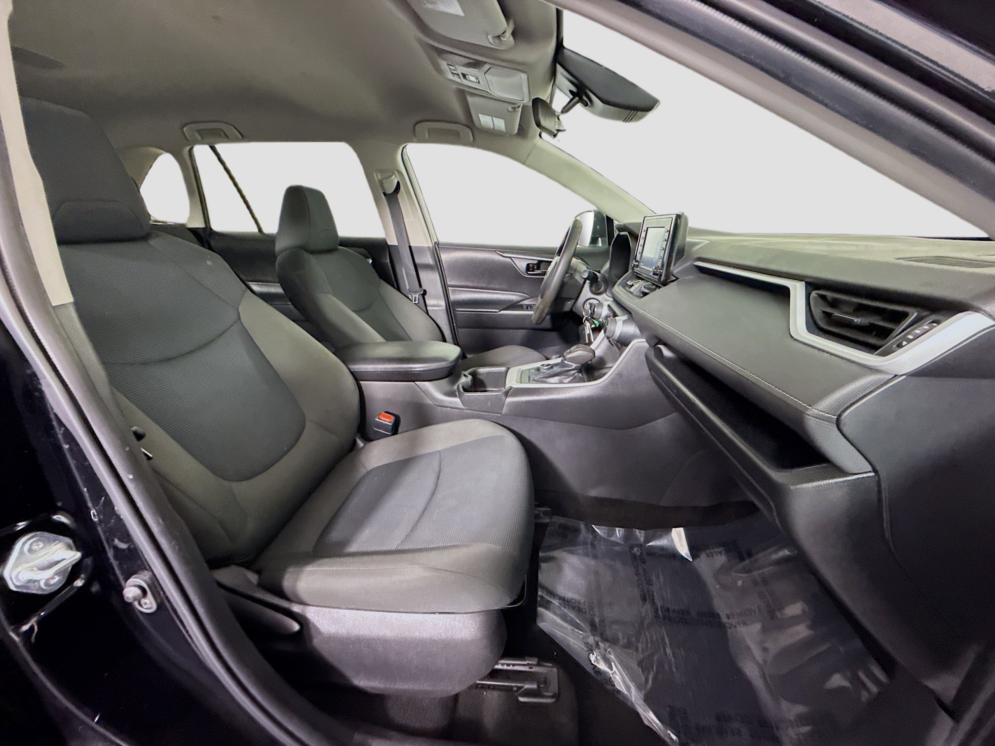 Used 2022 Toyota RAV4 LE image 28