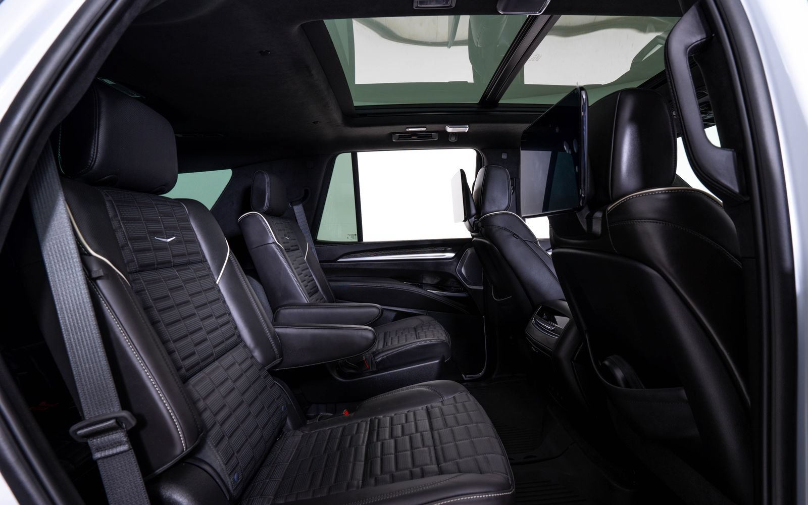 Used 2026 Cadillac Escalade V w/ LPO, Floor Liner Package AWD/4WD image 19