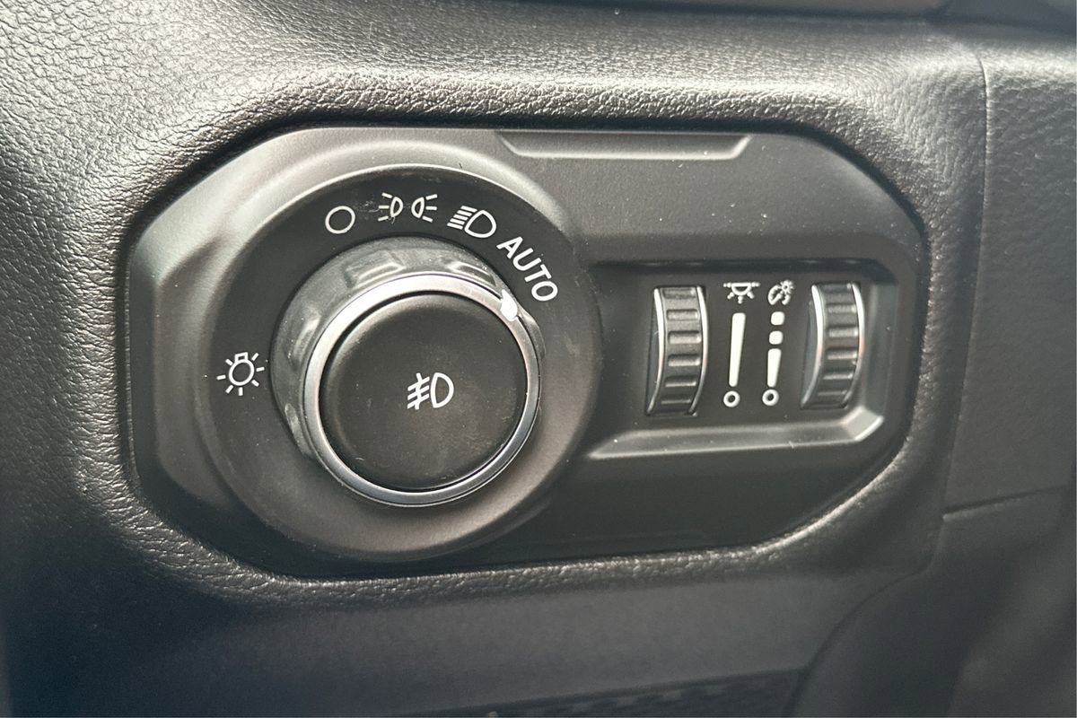 Used 2020 Jeep Wrangler Unlimited Sport image 17