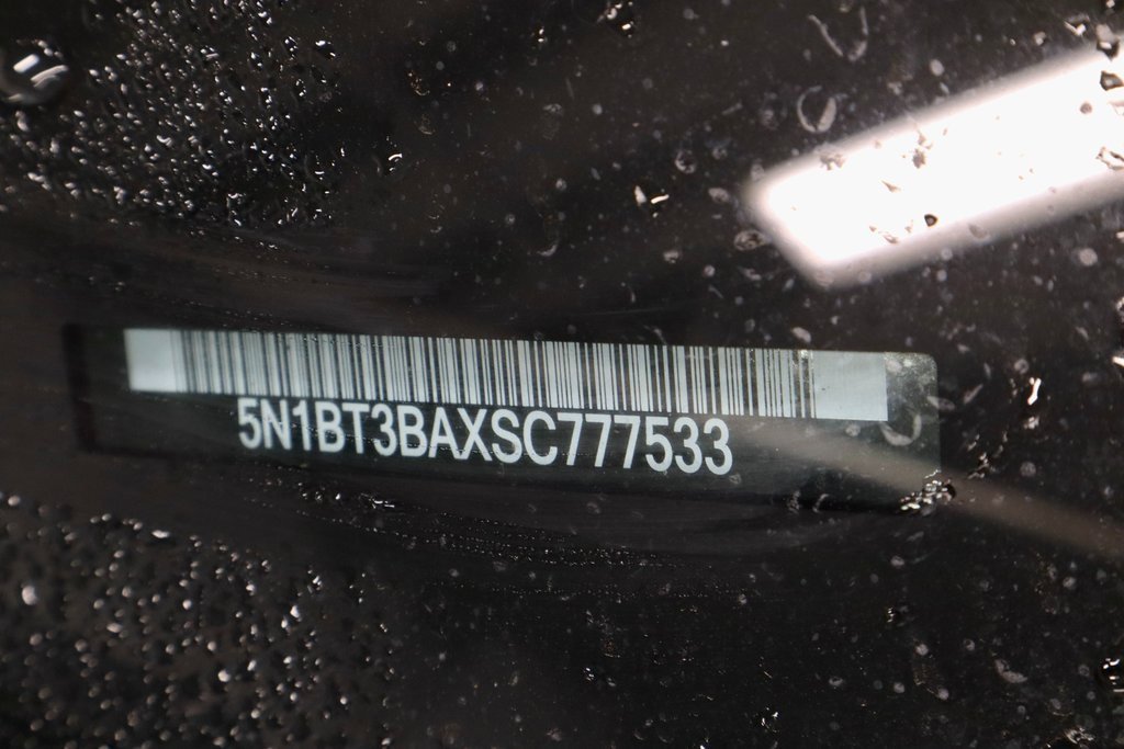 Certified 2025 Nissan Rogue SV image 32