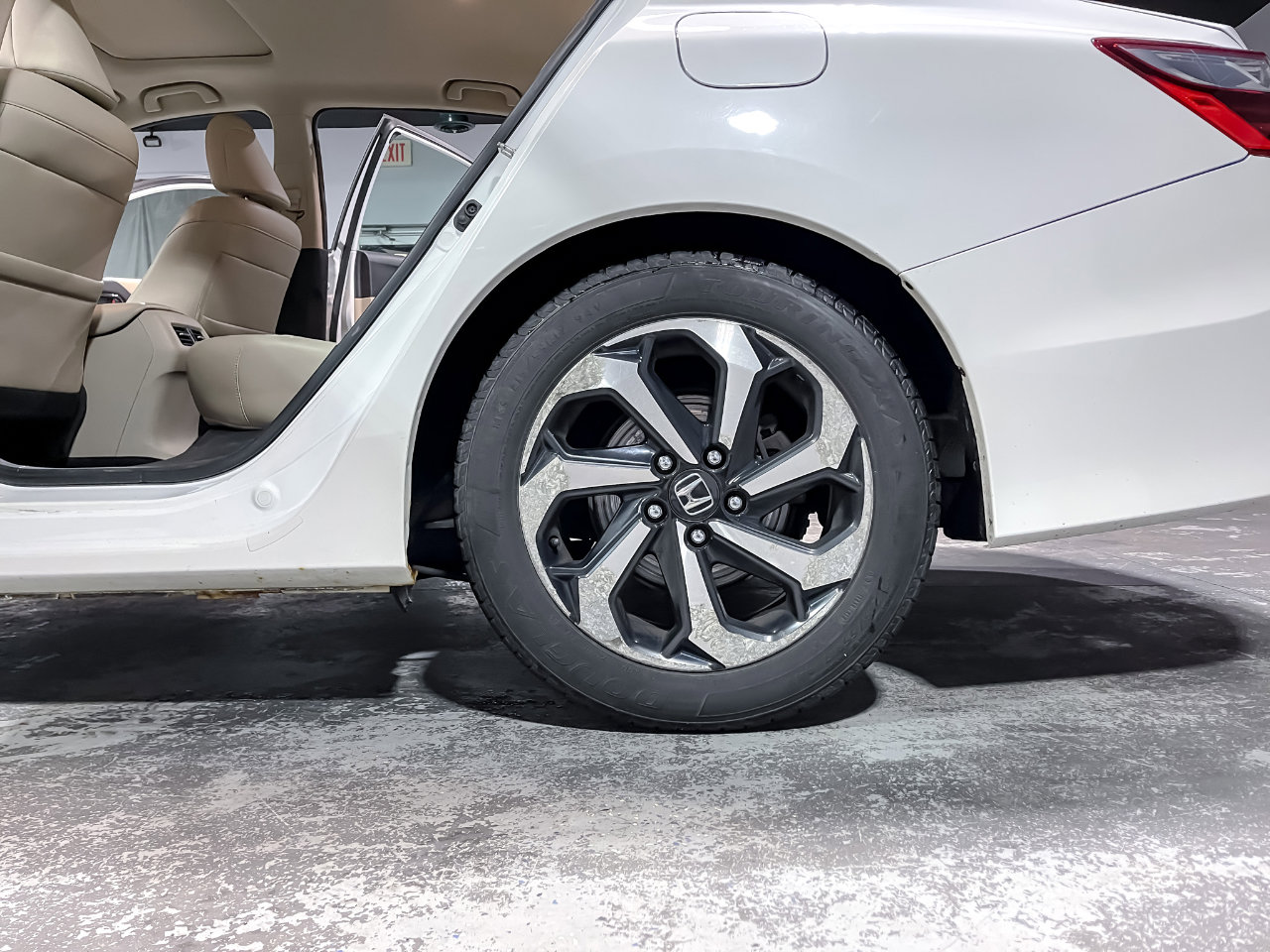 Used 2016 Honda Accord EX-L image 15