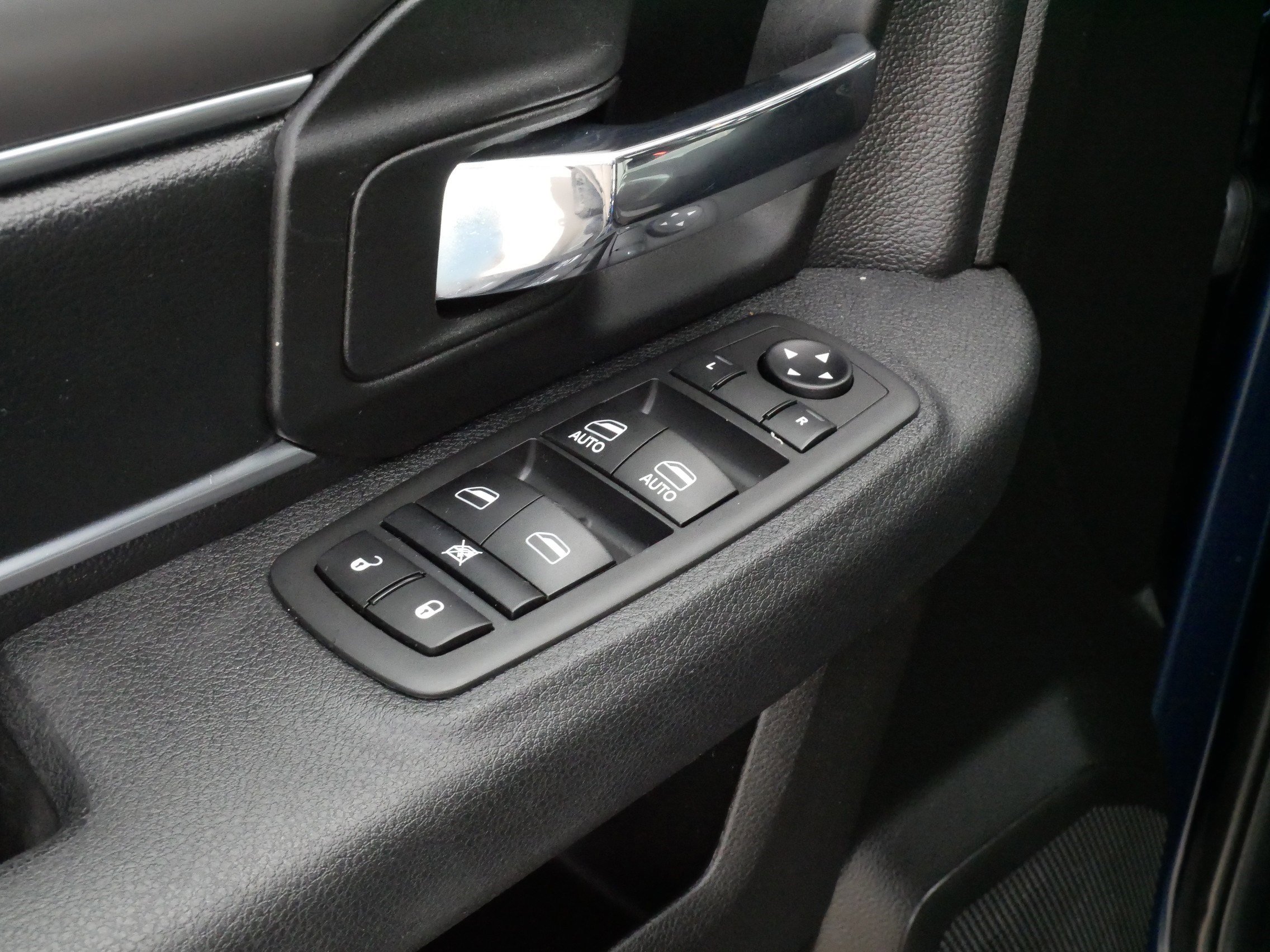 Used 2022 RAM 1500 Classic Warlock w/ Electronics Group AWD/4WD image 19