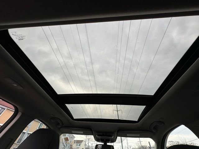 Used 2023 Nissan Rogue SL w/ SL Premium Package image 11