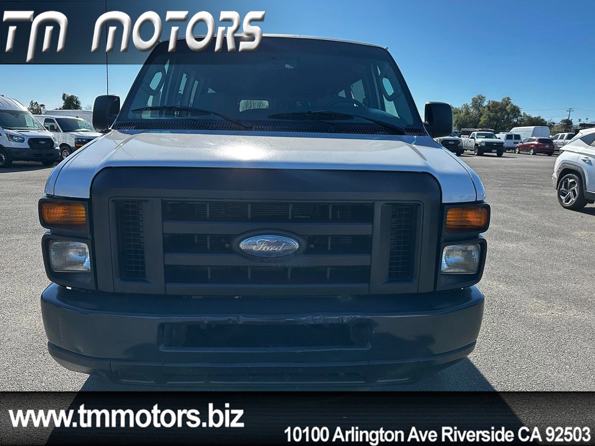 Used 2008 Ford E-350 and Econoline 350 XLT RWD image 2