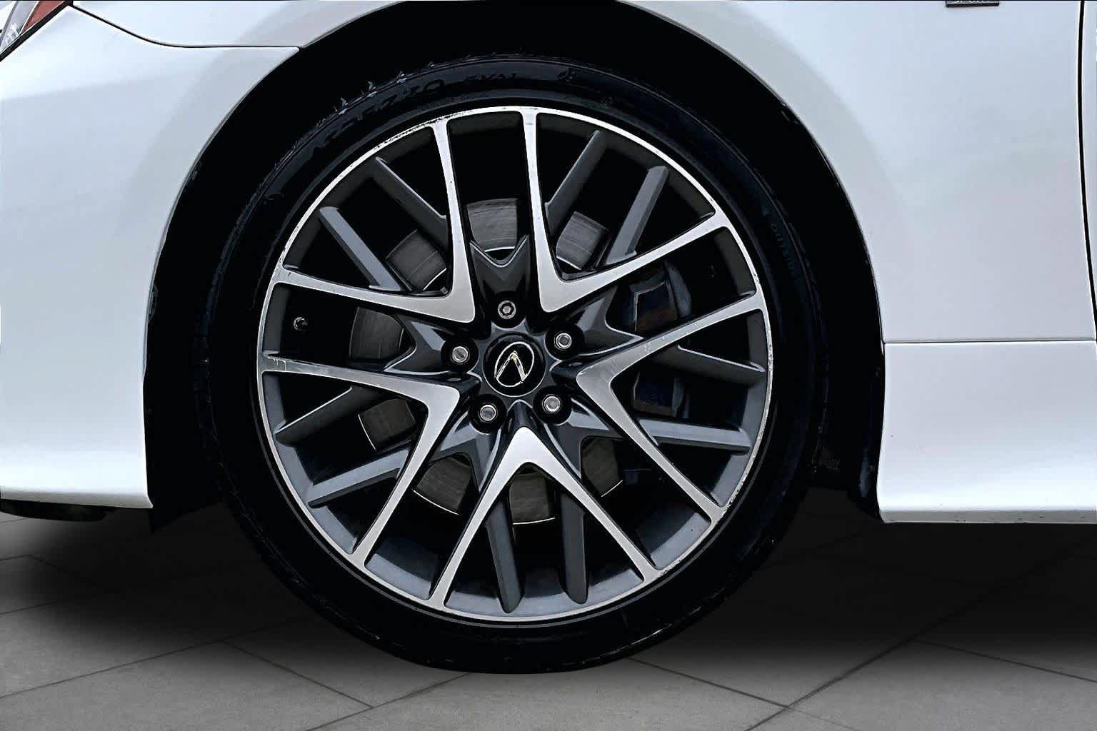 Used 2016 Lexus RC 200t RWD image 9
