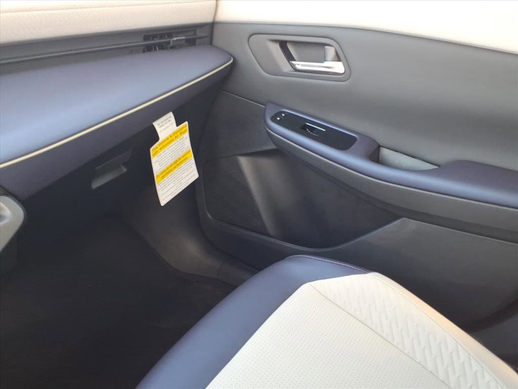 New 2026 Nissan Leaf Platinum+ image 25