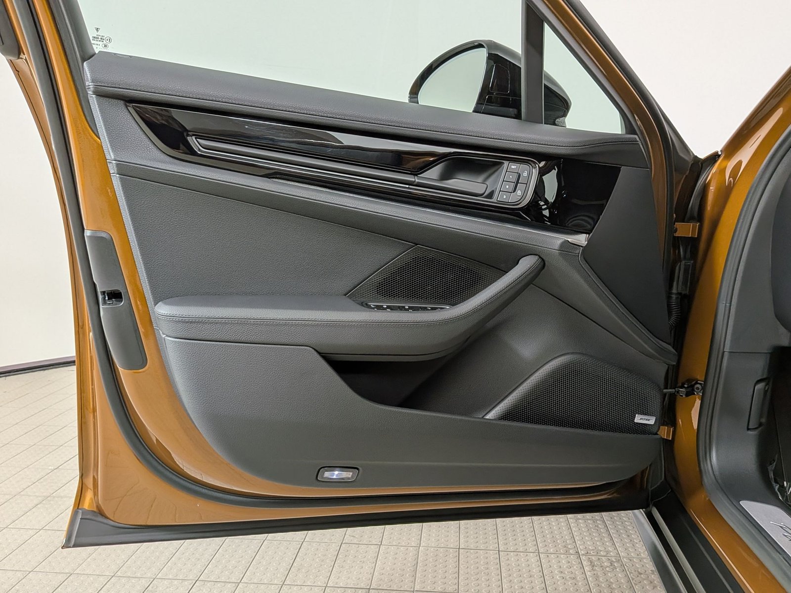 Certified 2024 Porsche Panamera image 12