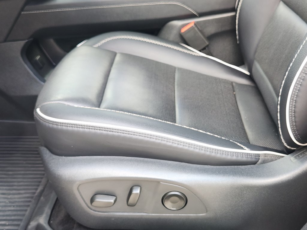 Used 2025 GMC Acadia Denali AWD/4WD image 25