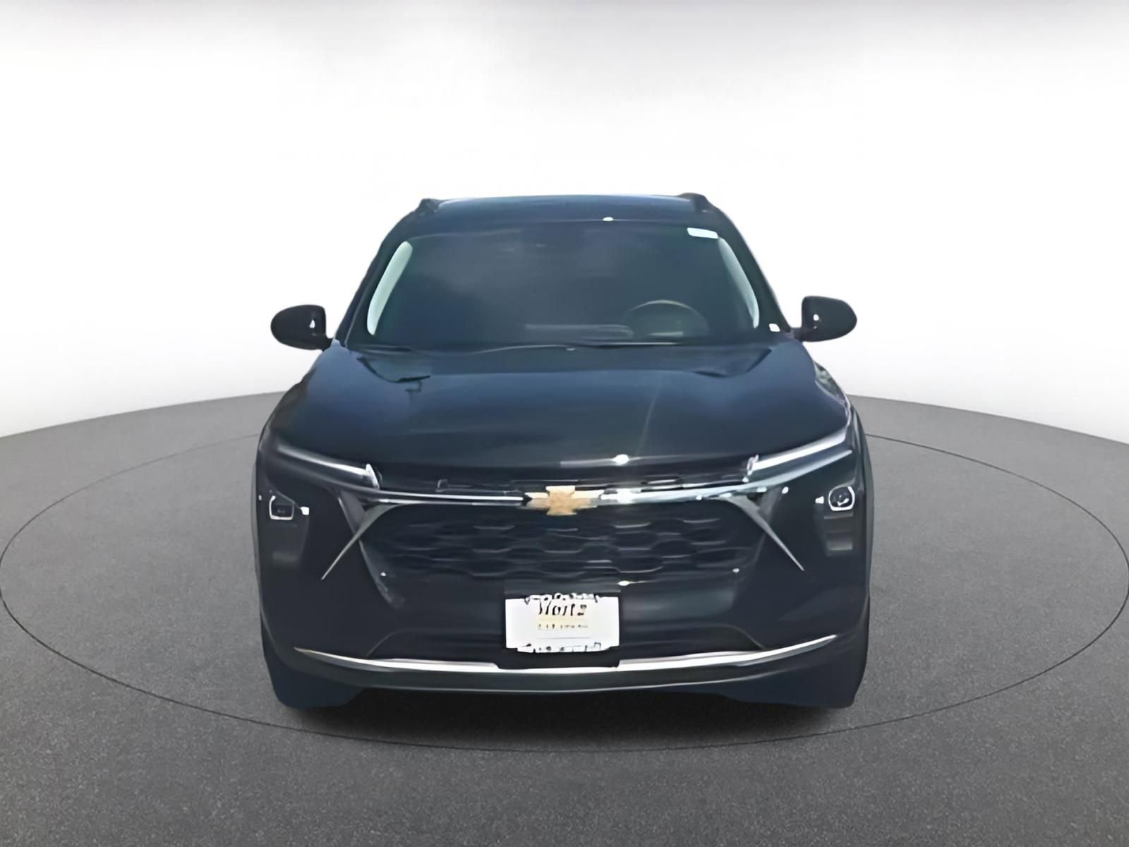 Used 2025 Chevrolet Trax LT FWD image 16